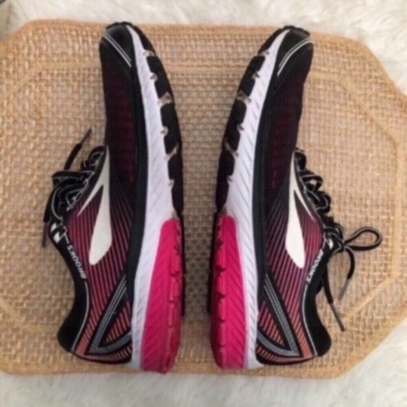 Brooks Ghost 10 Black and Pink - Picture 9 of 16